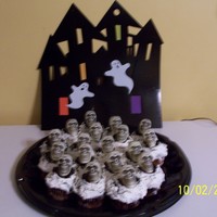 Halloween Cupcakes Cupcakes done for school fall carnival.