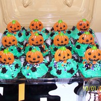 Halloween Cupcakes Cupcakes done for school fall carnival.