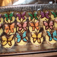 Butterfly Cupcakes Saw these in the Hello Cupcake book and had to make them. Loved doing them, but had problems with the wings staying on durinng transport....