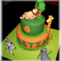 Madagascar Cake Covered with fondant and Gumpaste figurines. TFL!!!