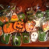 Halloween Cookies! These cookies were fun to make but time consuming. I used NFSC and decorated it with Antonias Royal Icing. This is actually my first time...