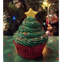 Christmas Tree Cupcake I made 3 dozen of these for my daughter's kindergarten party at school.