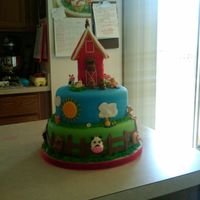 Farm Animals This is all hand made, the barn house is cake and all is covered in MMF.