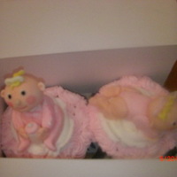 Baby Shower Cupcakes These little babies were made from mm fondant.