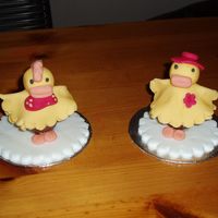 Meet Ed And Edwina Duck Something we made at my cake decorating course, its a lovely little gift for children at Easter. Its made from a Creme Egg and fondant...