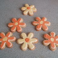 Flower Cookies This is the first time my cookie dough seems to have been successful. I flavoured it with orange and then used royal icing to cover