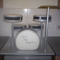 Drum Kit Wedding Cake ok so my first major themed wedding cake! they wanted a drumkit...yes i was a bit like..'oh my god'!!! but i gave it my best shot...