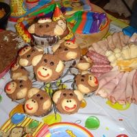 Monkey Cupcakes Went along with Carmelo's Monkeying Around Bday party and his "NO more monkey's jumping on the bed cake!". I got this...