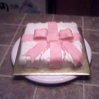 Bowcake.jpg my first bow cake from wilton class 3