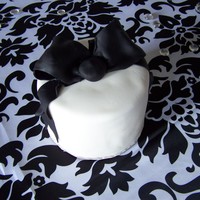 Bow Cut Cake 