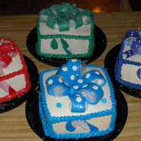 Christmas Present Cakes 