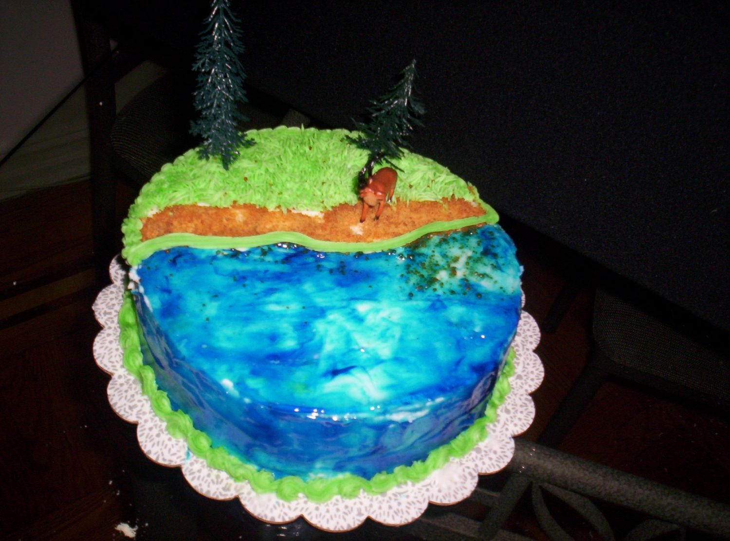 100_0085.jpg 6-4-05 special dominican cake deocation