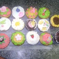 Picture_210.jpg just some cupcakes