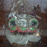 Wine Cookies "Have a wine~derful Birthday" cookie basket;-) Sugar cookies with mmf and royal icing;-)
