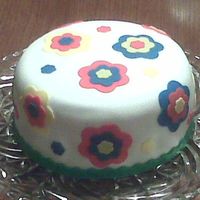 Kids Flower Fondant practice cake.