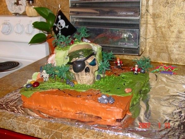 Pirate Cake This is made from my sons Legos set.