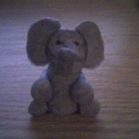 Elephant My first time working with gum paste. My first time making a figure. My first time with everything. My gum paste is cracking. Don't...