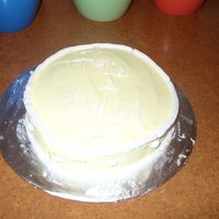 P1020895.jpg My first cake, I know ugly, major work needed!!!