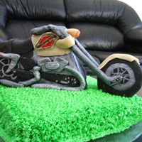 Harley Davidson Bike Bike made with marzipan and the cake with butter cream