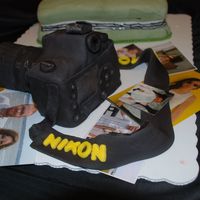 D-40 Camera Back of the camera, details. Camera strap is made of fondant!