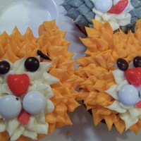 Kitties Cats to go with a kitty litter box cake ewwww