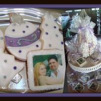 A Christmas Wedding.../boda En Navidad... These were made specially for the dessert /favors table. Thanks for looking./ Estas fueron hechas para la mesa de postres/ recordatorios....