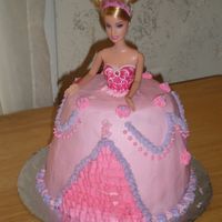 Barbie Cake I made this for my boyfriend's little sister. I made it by using two different sized oven safe bowls. But in the end I still had to...