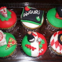 Italian Cupcakes Cupcakes for the Italian teacher of a friend. All accents made in fondat.