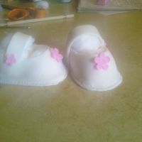 Baby Girl Booties Gumpaste booties.