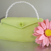 Purse Cake Little purse cake with a gumpaste daisy