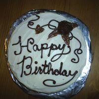 S3010096.jpg This was a leftover layer that i gave one of the girls at work for her birthday. I was just trying to get more practice with piping.