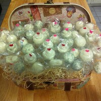 Wedding Cakepops These were made for the lunch before a wedding. From what I hear they were a hit!