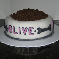 Dog Bowl Cake I made this for my puppy's 1st birthday... Too bad she couldnt actually eat any of it. Thanks to all the other CC dog bowl cakes for...