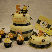 Bees Birthday Cake 5th birthday cake with cupcakes! Handmade bees and numbers with fondant.