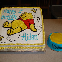 Winnie The Pooh all done in buttercream. Pooh was free hand.