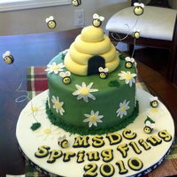 Beehive Cake I stole this idea too, but added one little friend. This was for a cake-walk at my son's school....ended up in a silent auction which...