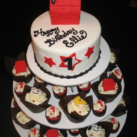 Snoopy Cake/cupcake Combo 