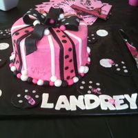 Pink, Black And White Polka Dots the inside was pink, black and white tye dye. too bad i couldnt take a picture of that