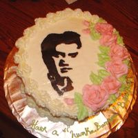 Elvis MIL is a big elvis fan thought I would give this a shot I still have a lot of learning to do on smoothing icing. TFL