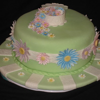 Box Full Of Daisies This was my cake for my Wilton fondant and gum paste class. I love daisies and wanted to do this cake from the moment I saw it in the book...