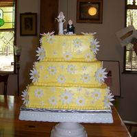 Yellow Daisy Wedding Cake 