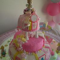 Precious Moments Cake cake en fondant con flores en azucar y artificiales decorado con fotos en azucar y terminaciones en frostin