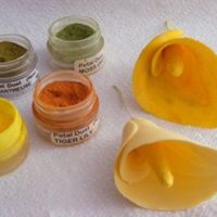 Calla Lily Tried to get a gold yellow calla going. Used sunflower, chartreuse, moss green and tiger lily.