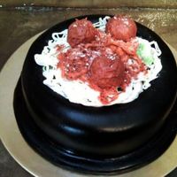 Bowl Of Spaghetti And Meatballs Bowl of spaghetti & Meatballs! 2-layer, 9" rounds, covered in fondant and painted black (serving as the bowl). The pasta is made...