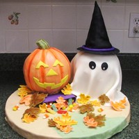 Halloween Pumpkin & Ghost Inspired by a picture I saw on CC, but I am unable to locate it again to thank the original designer by name. The pumpkin is chocolate...