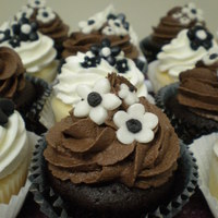 Black And White Birthday Cupcakes Black and white cupcakes for two very special birthday girls! Chocolate cupcakes with chocolate buttercream and white cupcakes with vanilla...