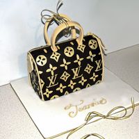 Louis_Vuitton_Cake.jpg 