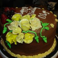 Melissas_Kake_004.jpg Here is the chocolate buttercream cake top & yellow roses
