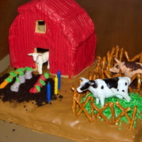 Farm / Barn Cake I made this farm cake for my daughter's 5th birthday.