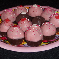 Valentine's Cake Balls Made some cake balls with the candy mold for the bottom. Thanks for the idea Bakerella! They look like cute little Valentine's...
